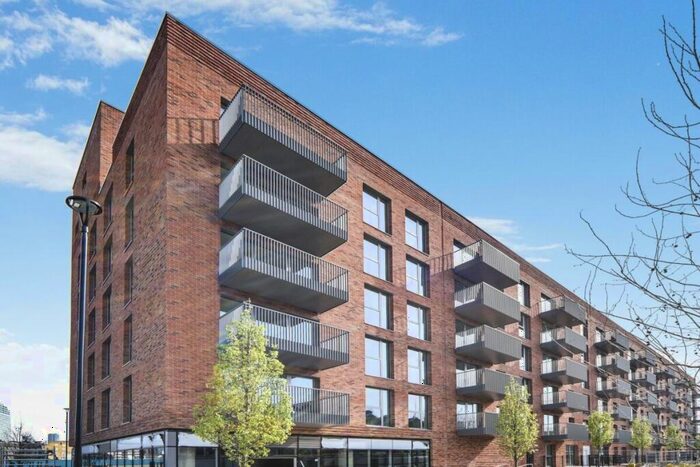 3 Bedroom Apartment To Rent In Uncle, Deptford, SE8