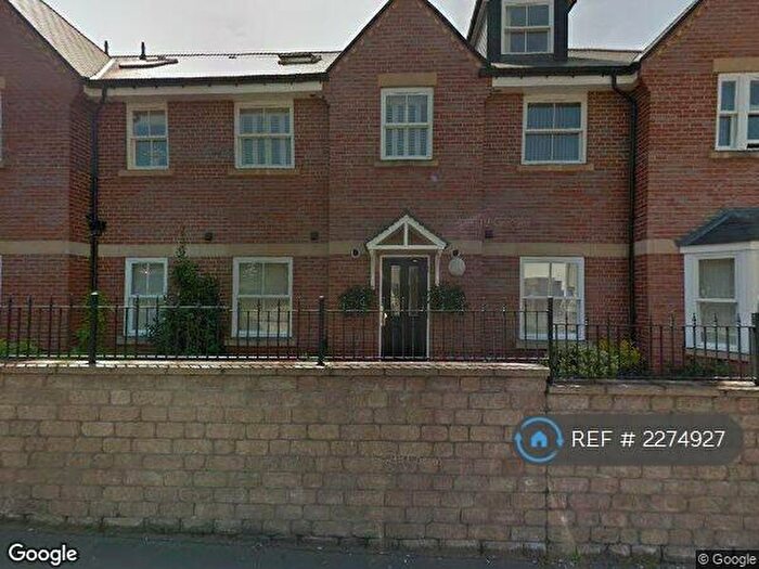 2 Bedroom Flat To Rent In Grove Court, Workshop, S80