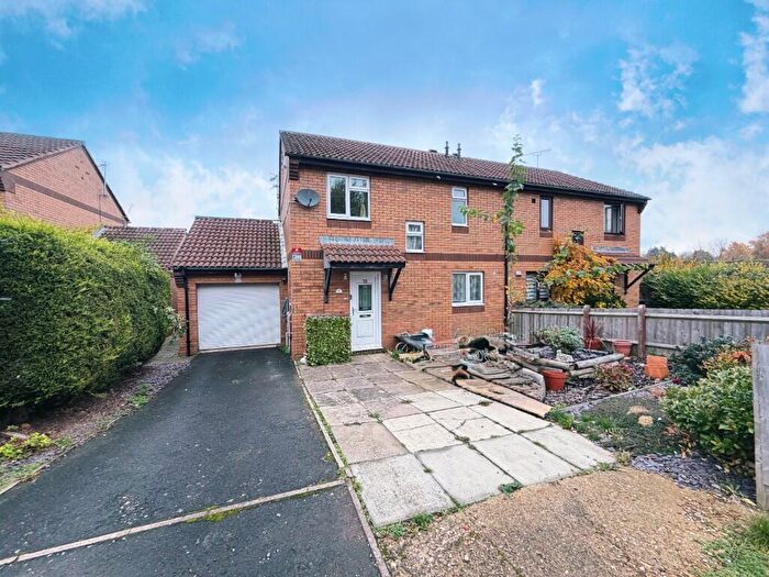 3 Bedroom Semi Detached House For Sale In Tovey Drive Daventry Northamptonshire, NN11