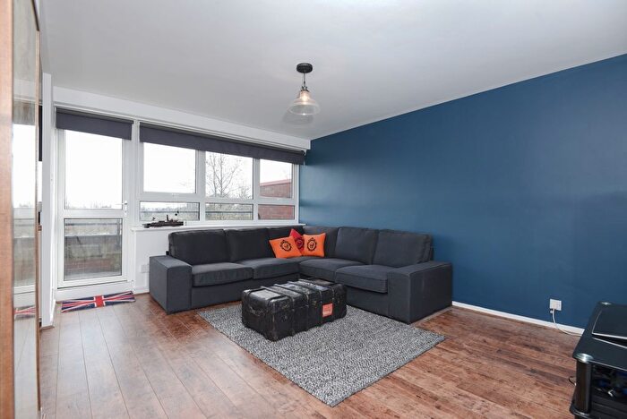 1 Bedroom Flat To Rent In Bullen Street, Battersea, London, SW11