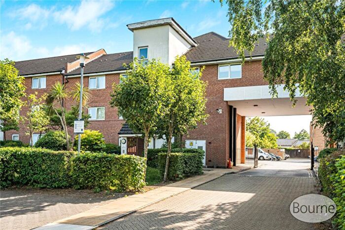 2 Bedroom Penthouse For Sale In Parsons Close, Aldershot, Hampshire, GU11