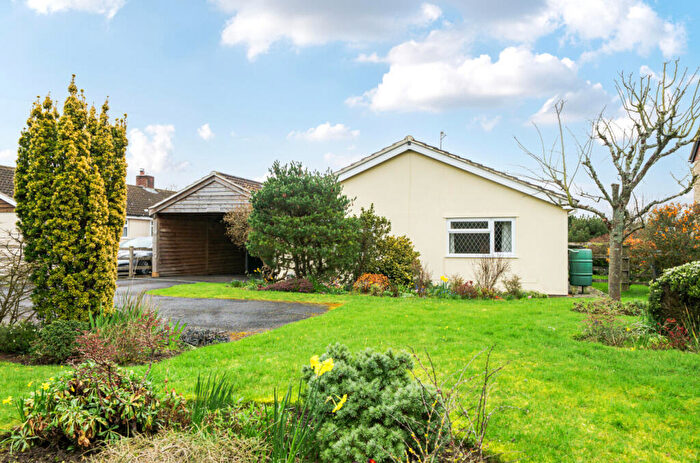 3 Bedroom Bungalow For Sale In Stour Row, Shaftesbury, Dorset, SP7