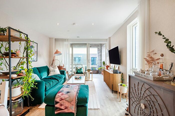 1 Bedroom Flat For Sale In Suntrap Court, Rookwood Way, London, E3