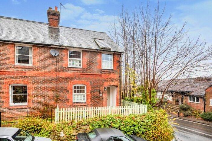 2 Bedroom Property To Rent In Northfield, Godalming, GU8