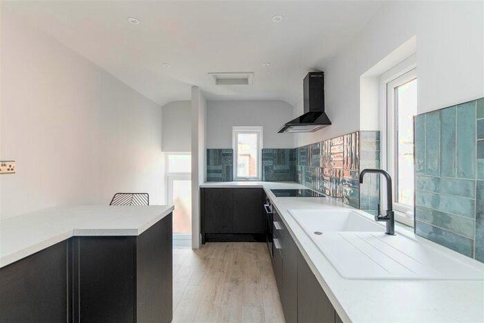 2 Bedroom Flat To Rent In Rothbury Terrace, Heaton, Newcastle Upon Tyne, NE6