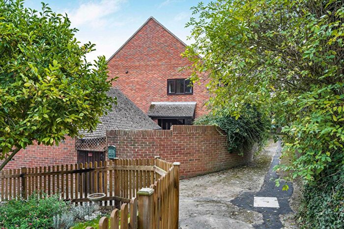 1 Bedroom Semi Detached House For Sale In The Laurels, Tetsworth, OX9
