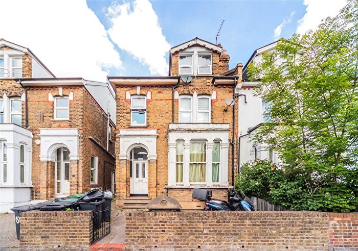2 Bedroom Flat For Sale In Lordship Lane, Wood Green, London, N22