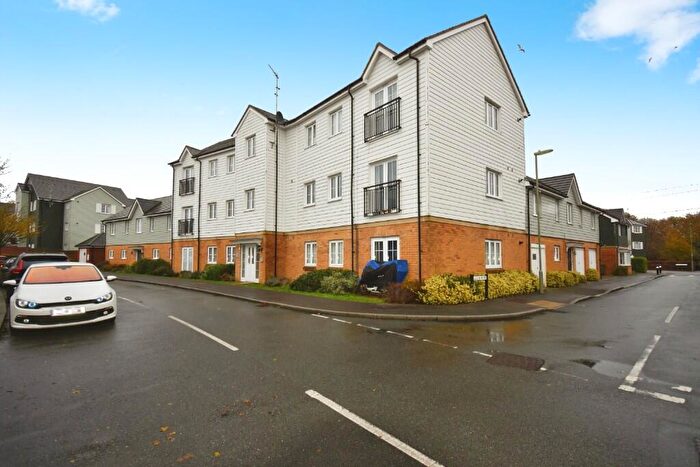 2 Bedroom Apartment To Rent In Lynn Crescent, Fareham, Hampshire, PO14