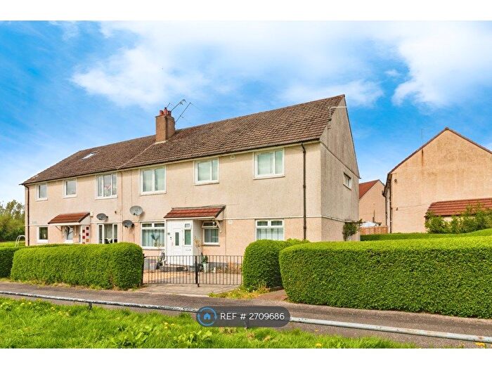 3 Bedroom Flat To Rent In Meiklerig Crescent, Glasgow, G53