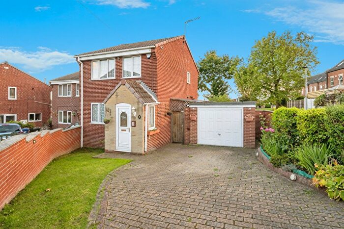 3 Bedroom Detached House For Sale In Snetterton Close, Cudworth, Barnsley, S72