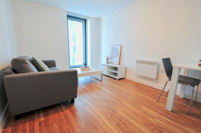 1 Bedroom Flat To Rent In Michigan Avenue, Salford, M50