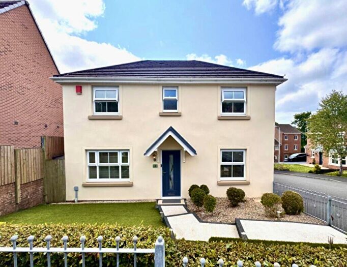 3 Bedroom Detached House For Sale In Heol Y Deri, Aberdare, CF44