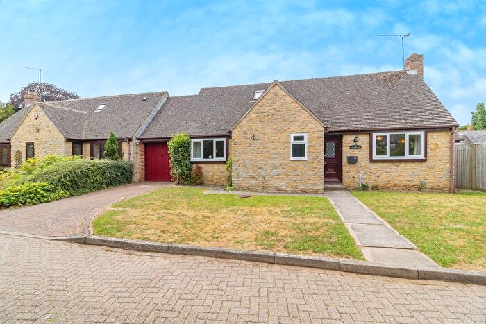 3 Bedroom Bungalow For Sale In Orchard Way, Stoke Goldington, Newport Pagnell, MK16