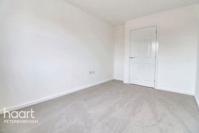 3 Bedroom Terraced House For Sale In Somerset Drive, Peterborough, PE7