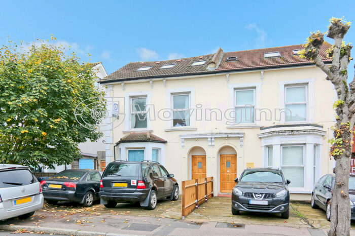 2 Bedroom Flat To Rent In Birchanger Road, South Norwood, SE25
