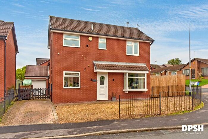 3 Bedroom Detached House For Sale In Woodcross, Churwell, Leeds, LS27