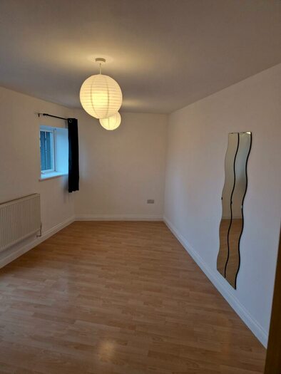 2 Bedroom House To Rent In Bond Street, Bristol, BS1
