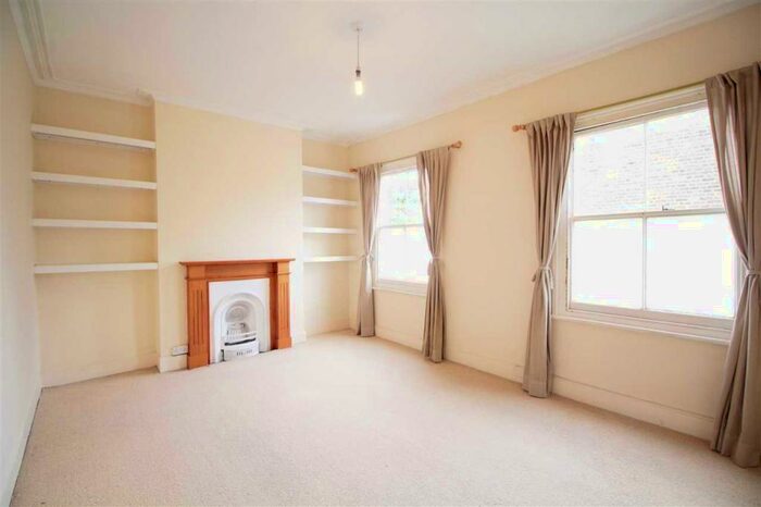 1 Bedroom Flat To Rent In Hinton Road, Herne Hill, SE24