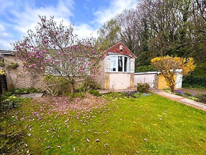 3 Bedroom Bungalow For Sale In Stonelow Crescent, Dronfield, Derbyshire, S18