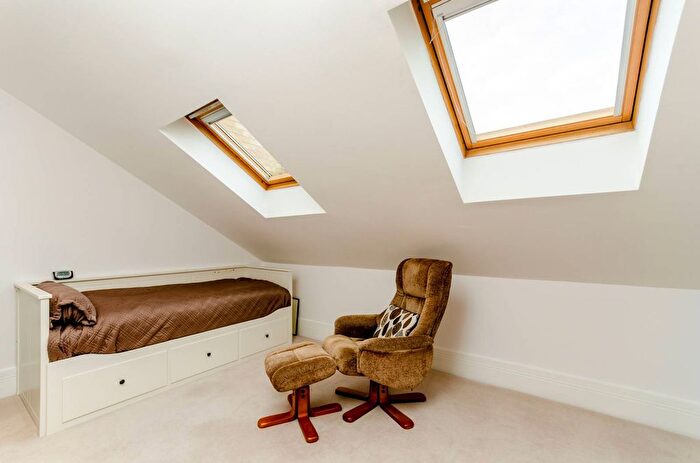 3 Bedroom Property For Sale In Revelstoke Road, Southfields, London, SW18