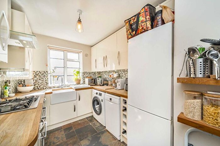 2 Bedroom Flat To Rent In Leigham Court Road, Streatham, SW16