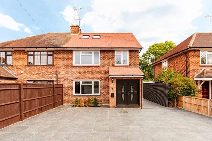 4 Bedroom Semi-Detached House For Sale In Keepers Farm Close, Windsor, SL4