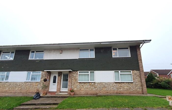 2 Bedroom Flat To Rent In Cypress Close, Whitstable, Kent, CT5