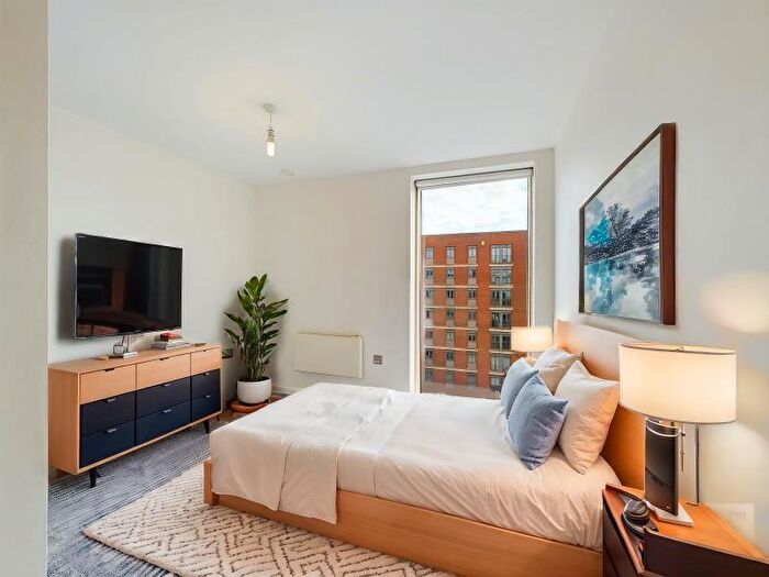 2 Bedroom Apartment To Rent In Apt .:: Ice Plant, M4