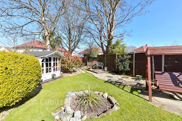 4 Bedroom Semi Detached House For Sale In Arun Road, Bognor Regis, West Sussex, PO21