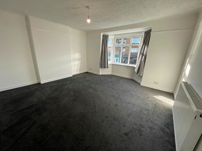 2 Bedroom Flat To Rent In Christchurch Road, BH7