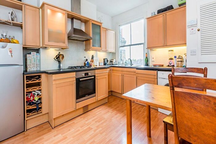 5 Bedroom Town House To Rent In Hampden Road, Haringey, N8