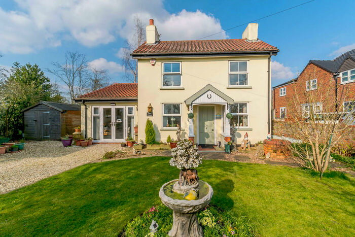 3 Bedroom Cottage For Sale In Broad Lane, Sykehouse, DN14
