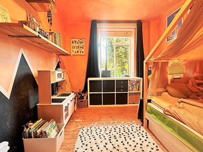 2 Bedroom Flat For Sale In Furze Hil, Hove, BN3