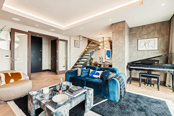 2 Bedroom Apartment For Sale In City Road, London, EC1V