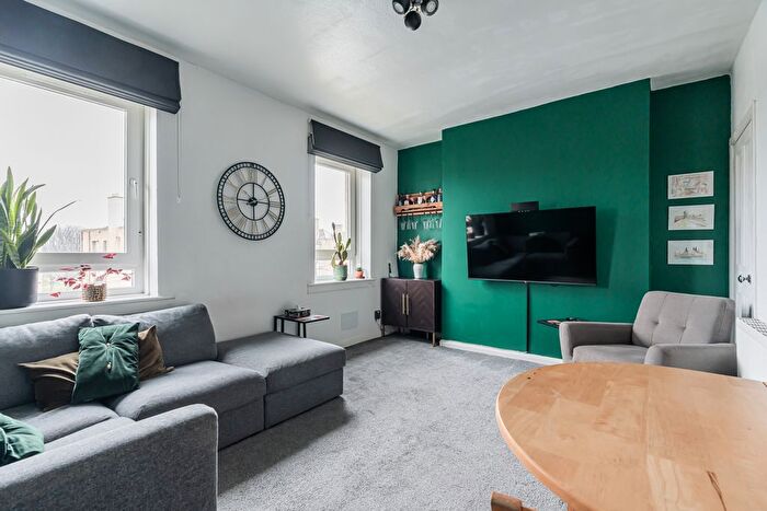 2 Bedroom Flat For Sale In Craigentinny Road, Edinburgh, EH7