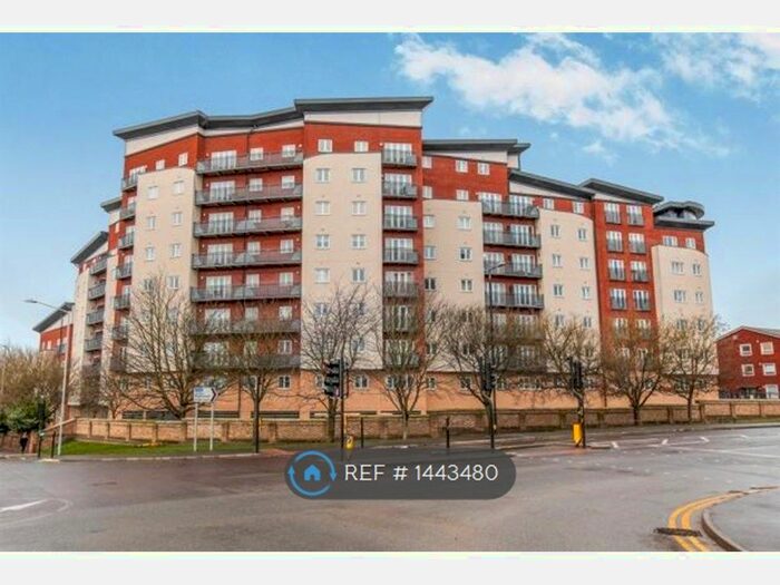 2 Bedroom Flat To Rent In Aspects Court, Slough, SL1