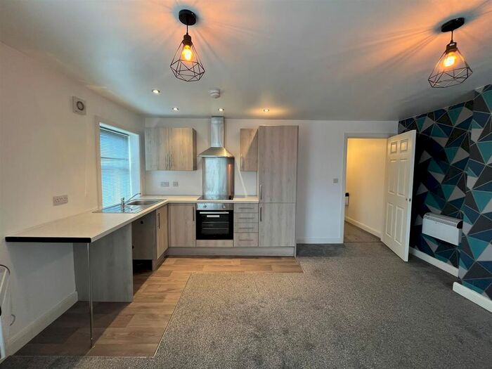 1 Bedroom Flat To Rent In Imperial Court, Grimsby Road, Cleethorpes, DN35