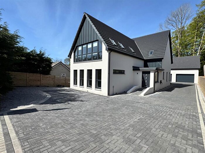 5 Bedroom Detached House For Sale In Braidwood Road, Braidwood, ML8