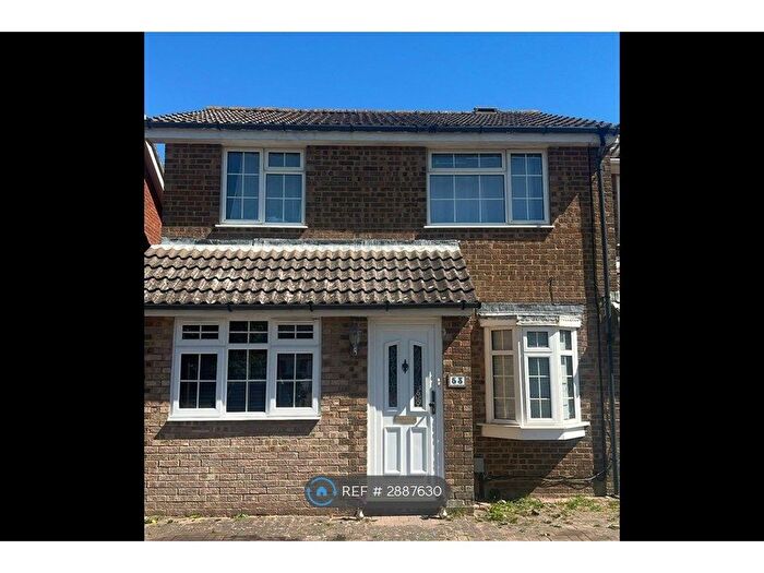 4 Bedroom Semi-Detached House To Rent In Cromwell Park Place, Folkestone, CT20