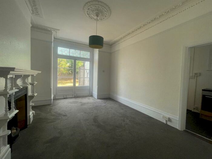 1 Bedroom Flat To Rent In The Avenue, Gravesend, DA11
