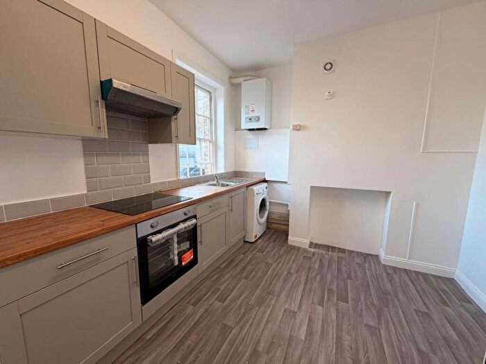 2 Bedroom Flat To Rent In High Street, Rochester, ME1