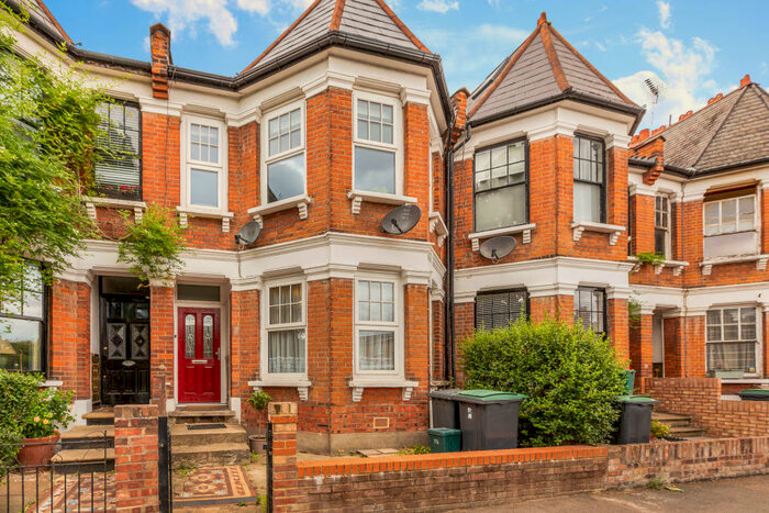 2 Bedroom Flat To Rent In Nightingale Lane, N8