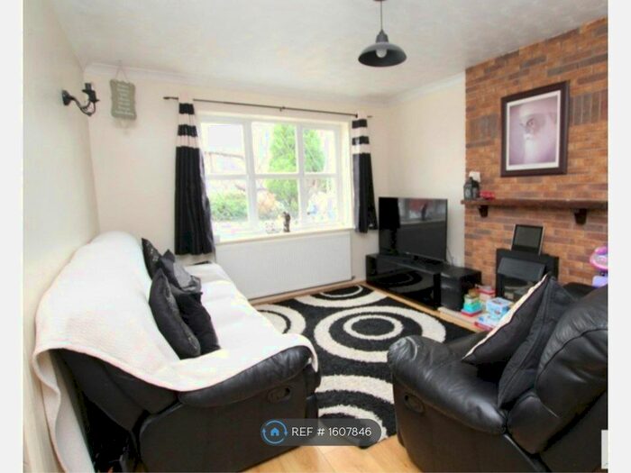 4 Bedroom Detached House To Rent In Wych-Elm Close Rugby, Rugby, CV22