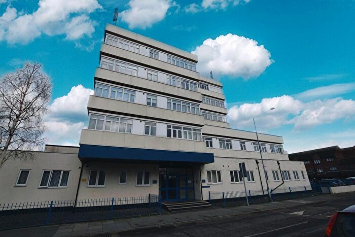 1 Bedroom Flat To Rent In Riverside Heights. Dock Road, Tilbury, RM18