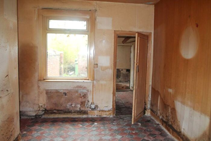 3 Bedroom Terraced House For Sale In Hampden Road, Wrexham, LL13 - Photo 3