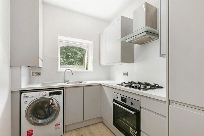 2 Bedroom Apartment To Rent In Belvedere Road, London, SE19