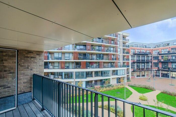 2 Bedroom Flat To Rent In Scena Way, Camberwell, London, SE5