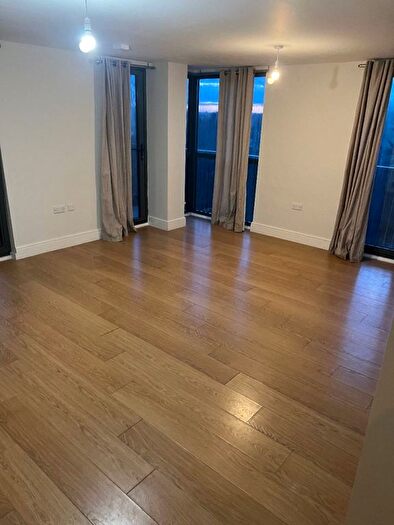 2 Bedroom Flat To Rent In High Road, Ilford, IG1