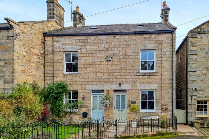 2 Bedroom Cottage To Rent In Dacre Banks, Harrogate, HG3