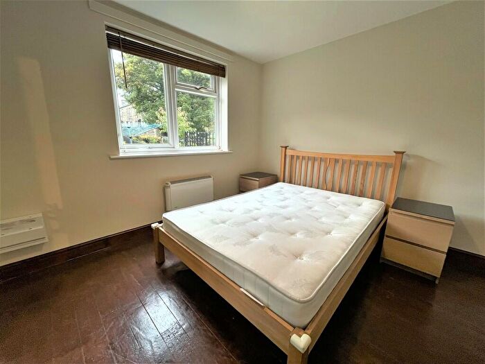 1 Bedroom Flat To Rent In New Park Grove, Farsley, LS28